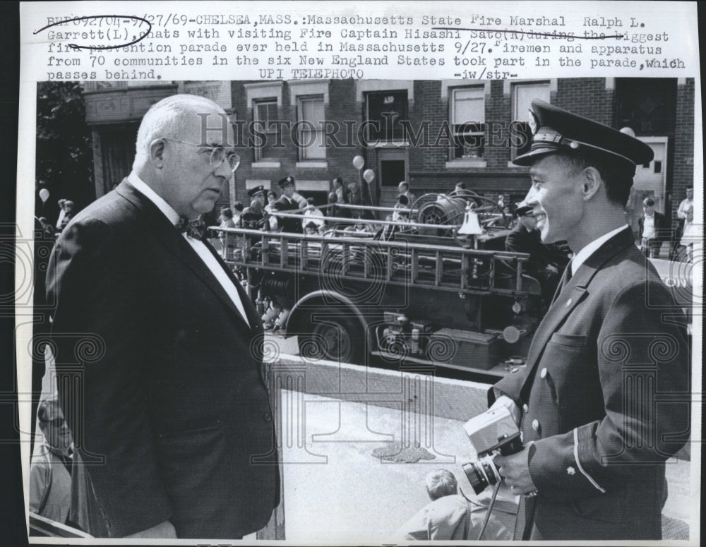 1969 Press Photo MA Fire Marshall Ralph L. Garrett with Visiting Fire Capt. Sato - Historic Images