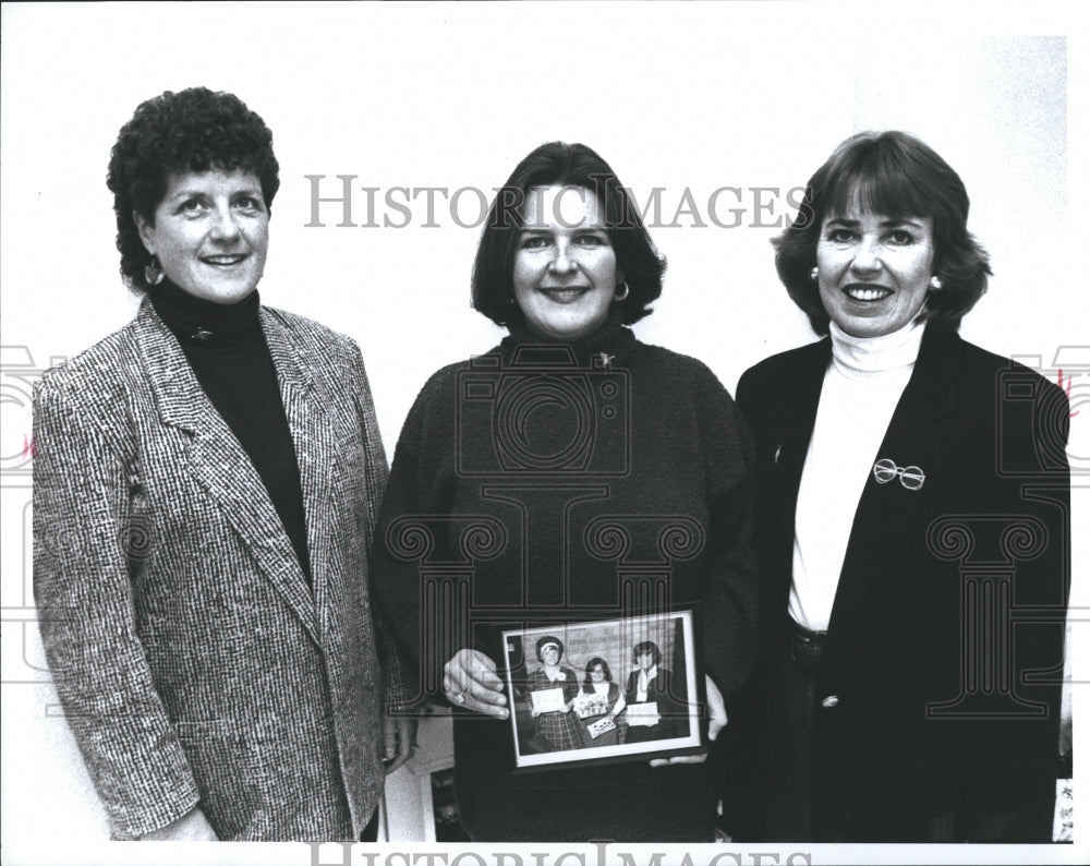 1995 Press Photo Beatle fans Mary McNAmara,Patty Osborne and Rita Downes - Historic Images