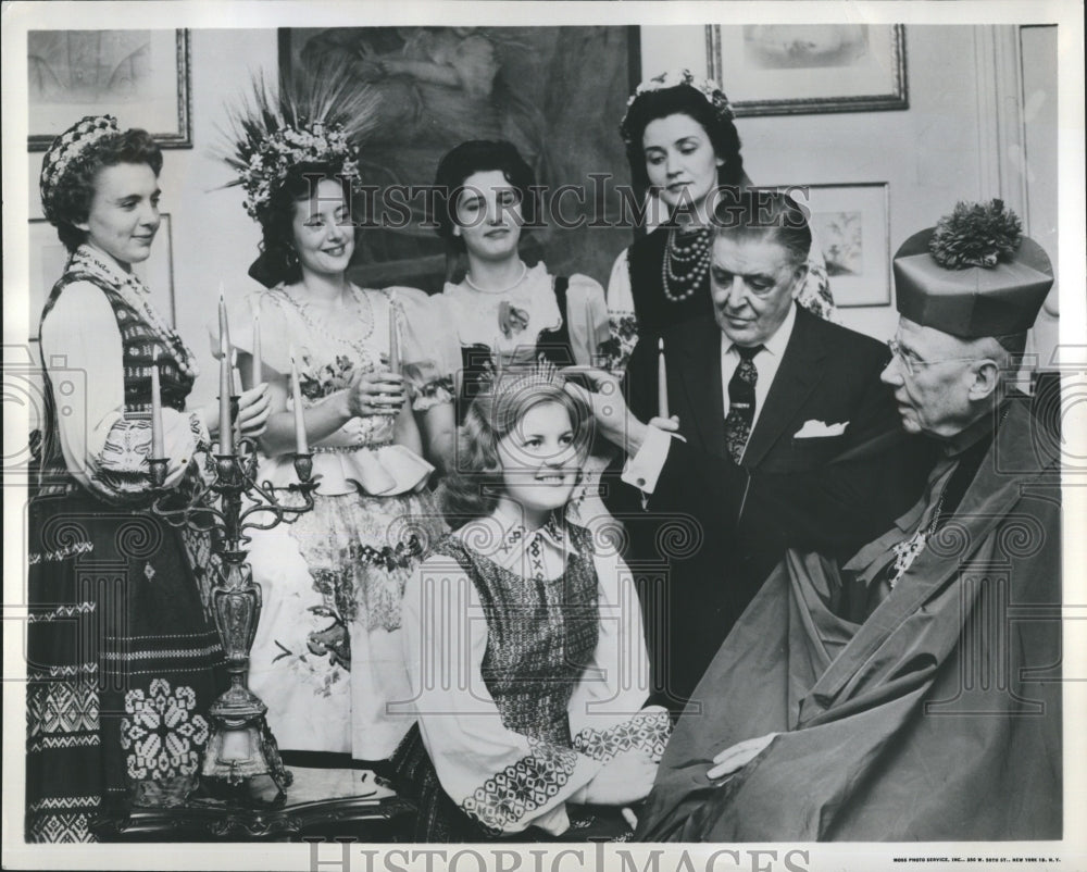 1949 Press Photo Bishop Cuthbert O&#39;Gara crowns Regina Kulys &quot;Miss Freedom&quot; - Historic Images