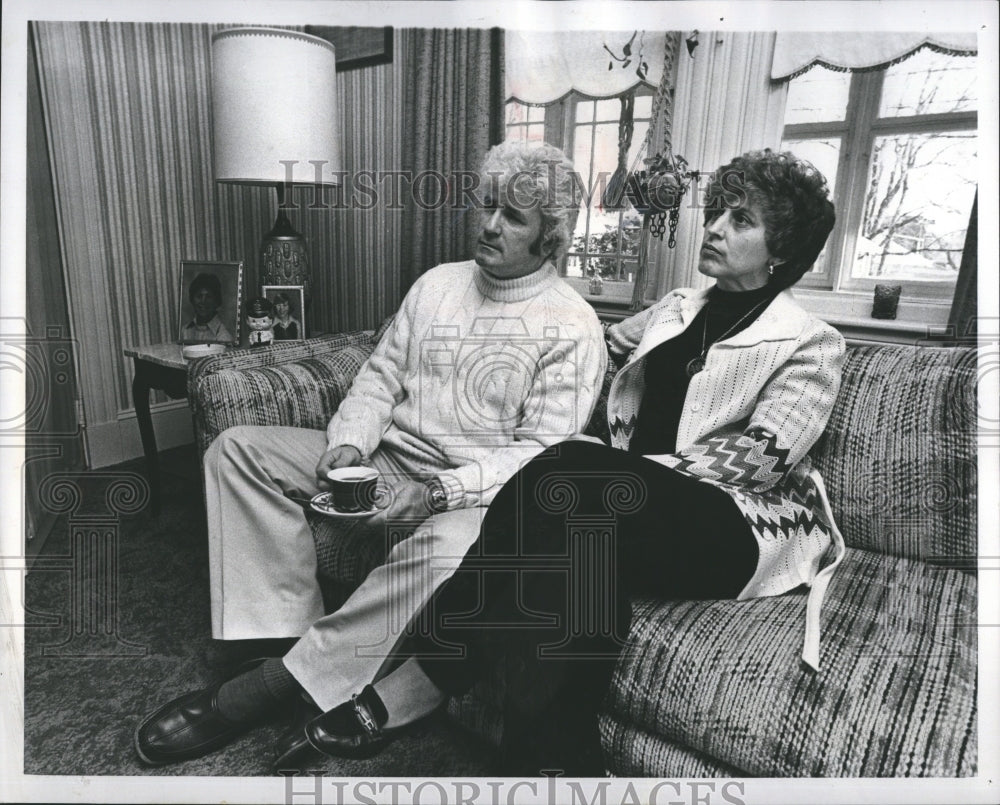 1979 Press Photo Peter O&#39;Hare,police sgt and a woman - Historic Images