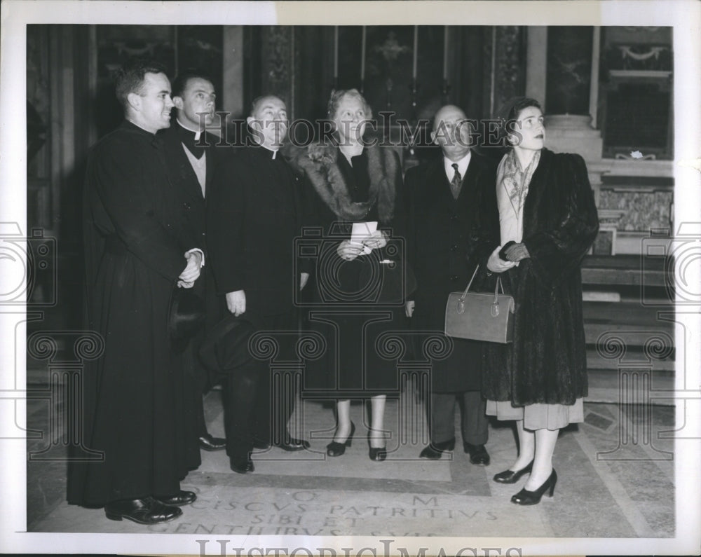 1950 New Englanders Tour Basilica - Historic Images