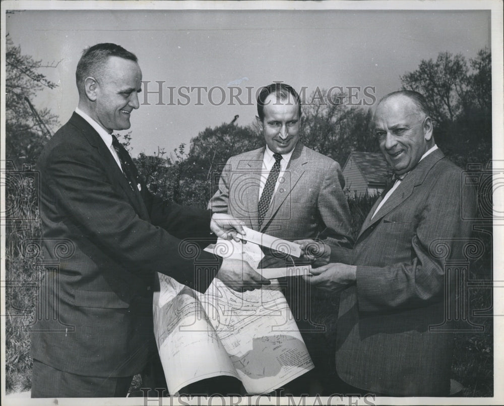 1959 Press Photo Sears Officials TC Oâ€Keefe John Terrell Donation John Maloney - Historic Images