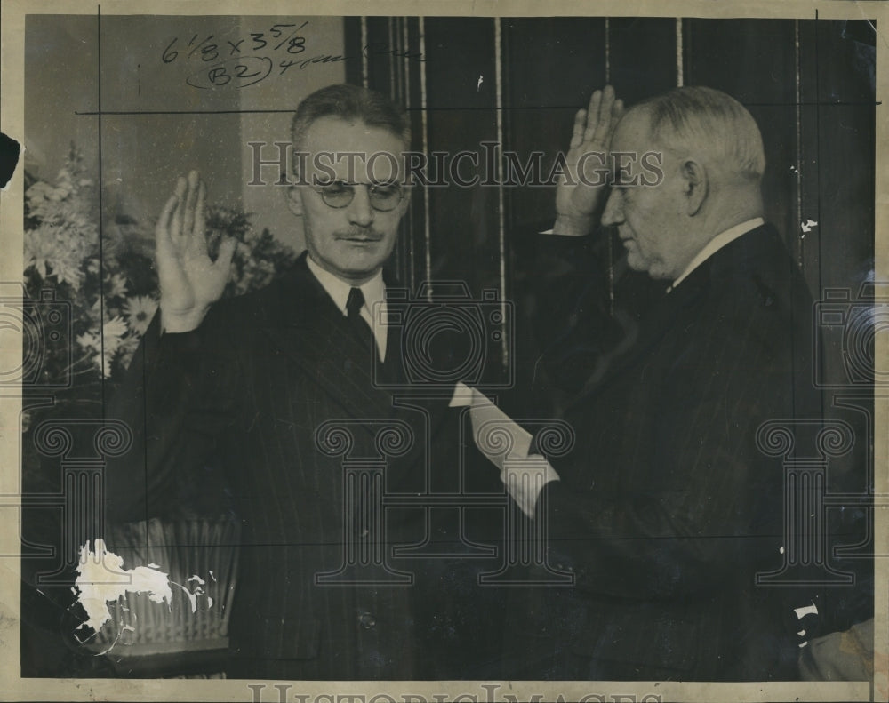 1939 Press Photo Peabody Mayor Joseph O&#39;Keefe City Clerk Edward Dowd - Historic Images