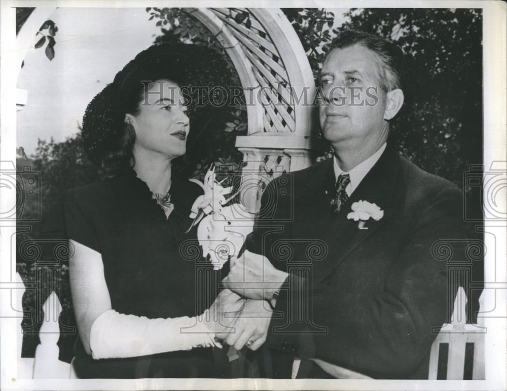 1946 Press Photo Capt Harry C Butcher and bride Mary Margaret Ford - Historic Images