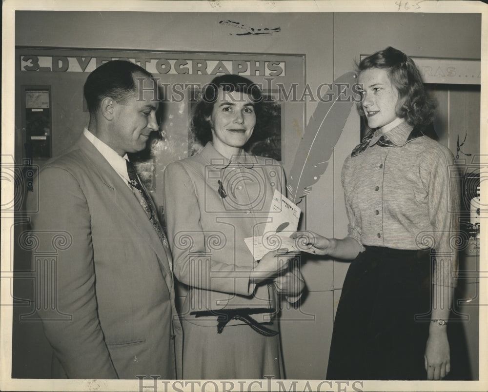 1952 Press Photo Harold O Buzzell,C Boisseaire &amp; Barbara Hall - Historic Images