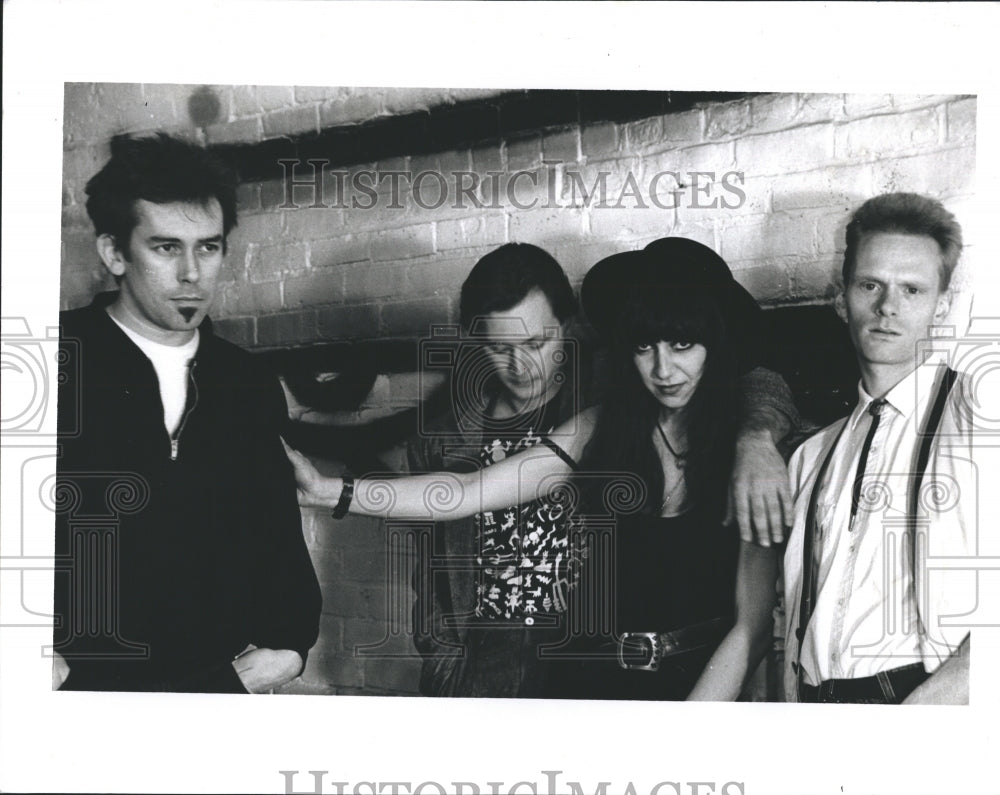 1989 Press Photo Boston Post Punk Indie Band Busted Statues - Historic Images