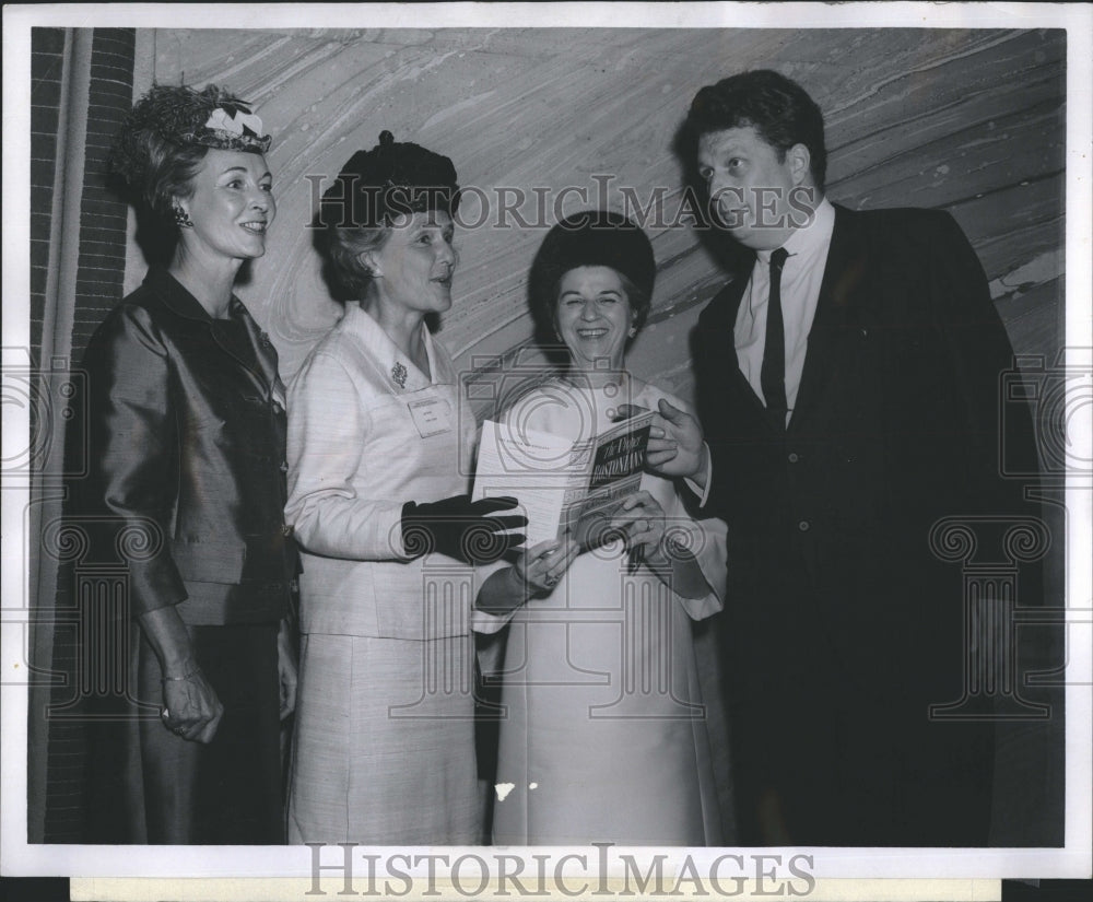 1967 Press Photo Mrs H L Stuetzer,Lady Benson,Mrs HWald &amp; Mr Amory - Historic Images