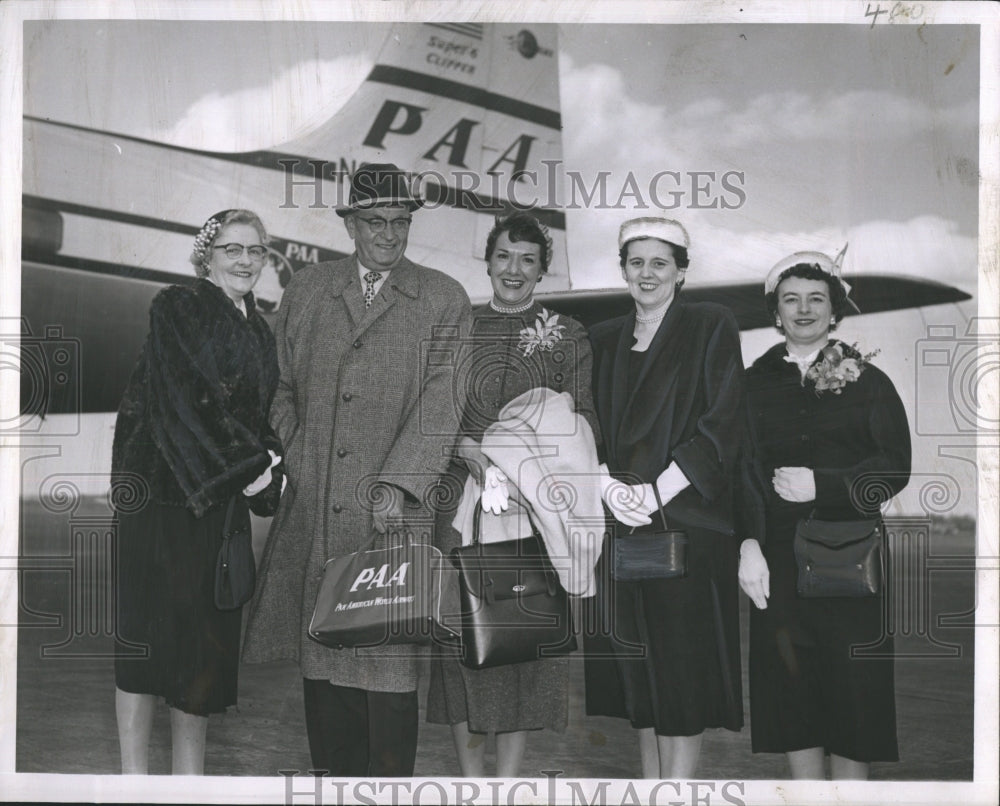 1957 Press Photo Mr & Mrs Henry W Behns & Ann G McNamara & Irene Harnois - Historic Images