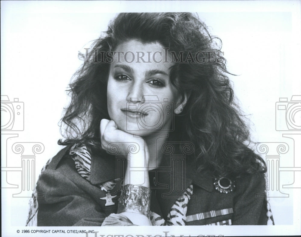 1986 Press Photo Leslie Bega in &quot;Head of the Class&quot; - Historic Images