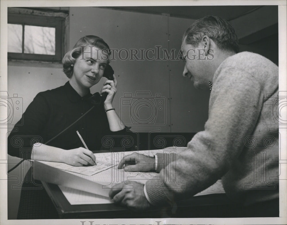 1953 Press Photo John Wallace &amp; his wife - Historic Images