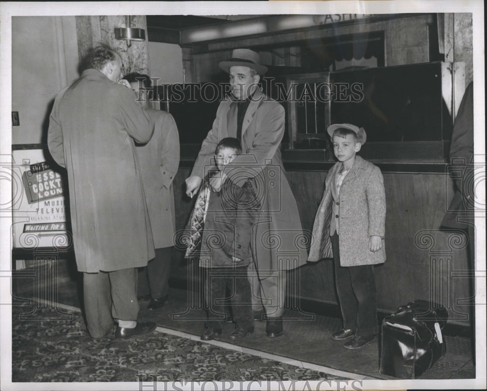 1956 Press Photo Billard Wallace &amp; family - Historic Images