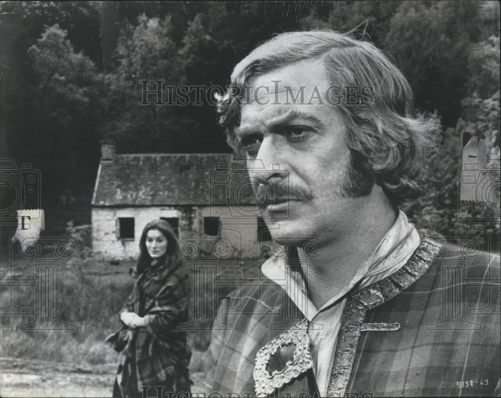 1972 Press Photo English Actor Michael Caine and actressVivien Heilbron. - Historic Images
