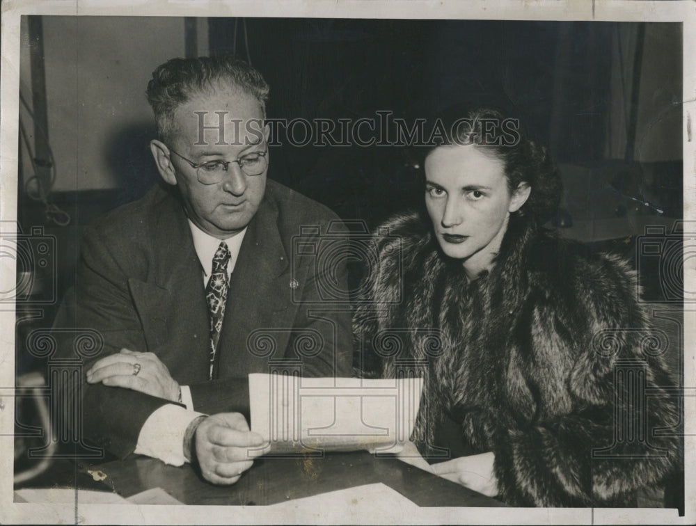 1948 Press Photo Mrs Margurite Irwin and Capt John Ahernhead - Historic Images