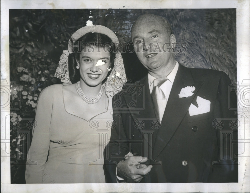 1945 Press Photo Arthur Hornblow, Hollywood Producer with his bride. - Historic Images