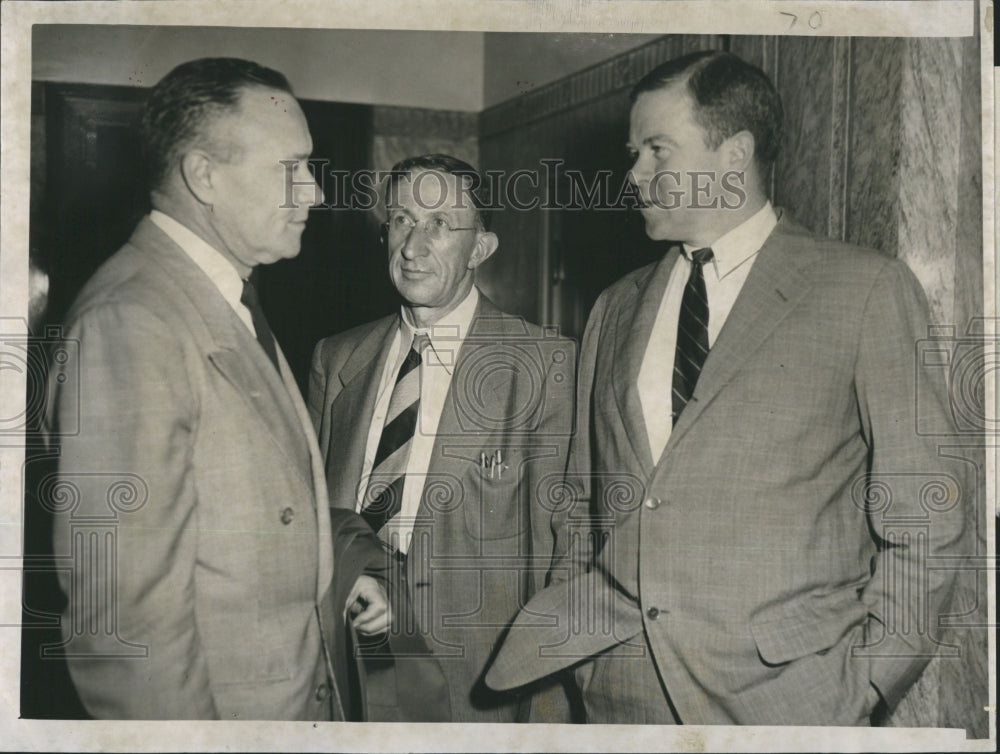 1953 Press Photo Robert Morris &amp; Senator William Jenner (R) Indiana - Historic Images