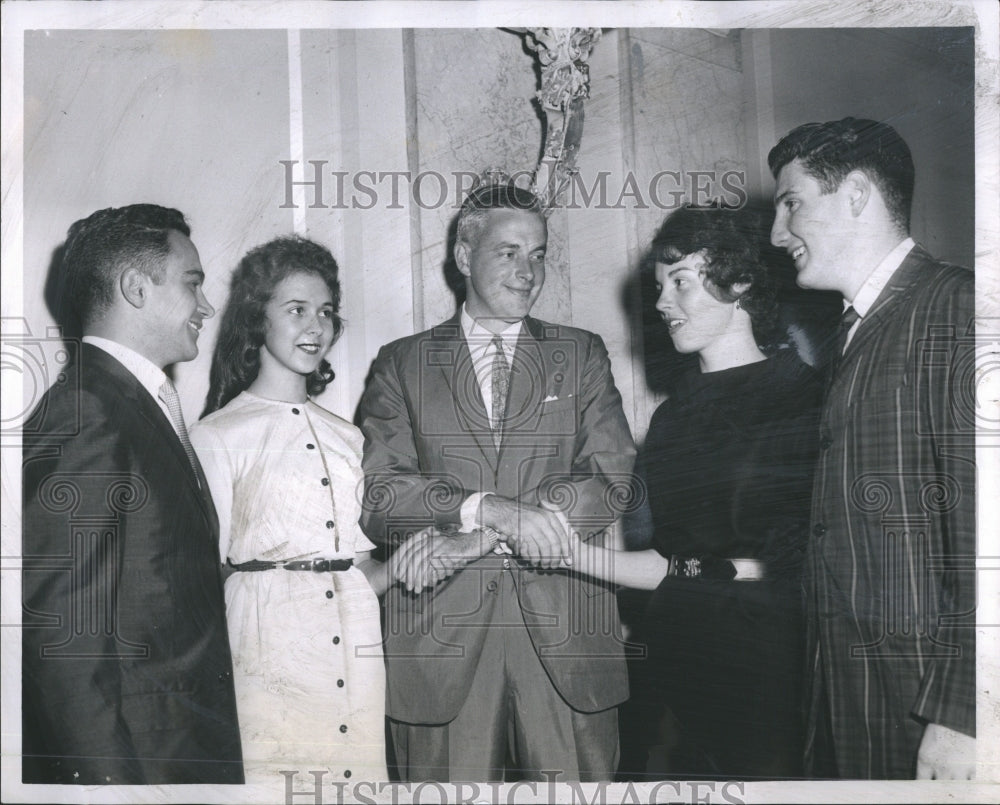 1961 Press Photo Suffolk University&#39;s Dance Pamela Leonard, Janet Lynch &amp; Others - Historic Images