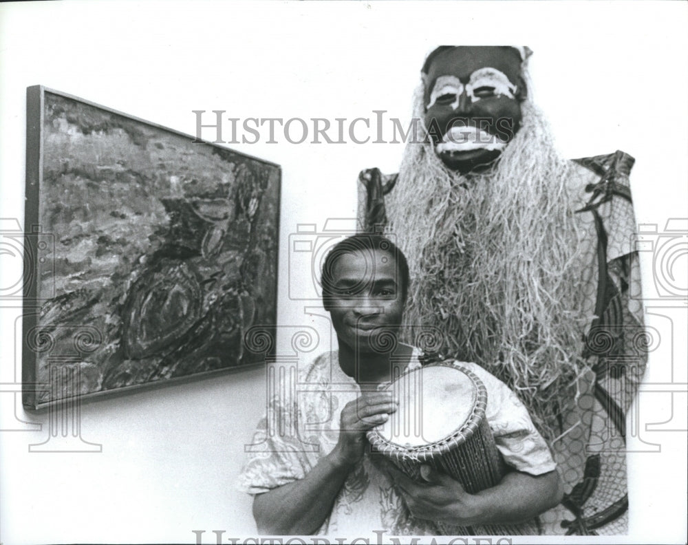 1988 Press Photo Nigerian Artist Onte Amaechi Facing Deportation - Historic Images