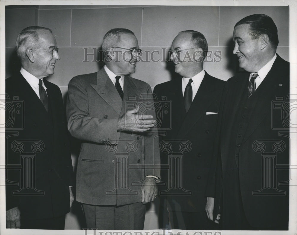 1949 Press Photo President Truman John Snyder Attend US Savings Bonds Conference - Historic Images