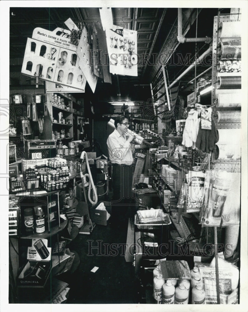 1982 Press Photo Mr Fix It Frank Elkin - Historic Images