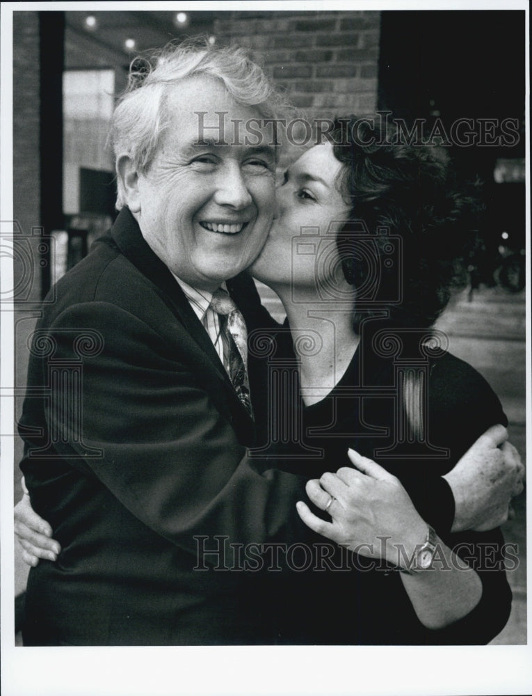 1997 Press Photo Pulitzer Prize Winner Frank McCourt &amp; Wife Ellen - Historic Images