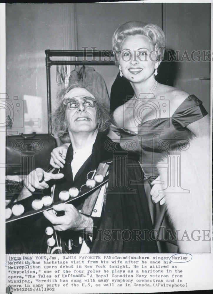 1962 Press Photo Canadian Singer Morley Meredith And Wife Backstage At Opera - Historic Images