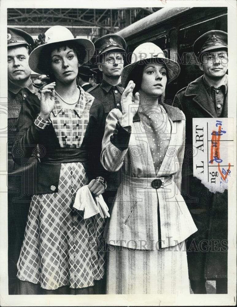 1976 Press Photo Lesley Ann Down in &quot;Upstairs, Downstairs&quot; - Historic Images