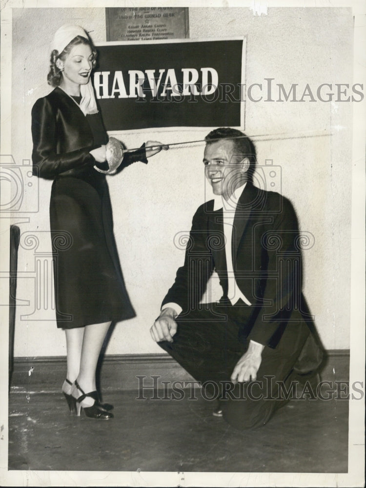 1940 Press Photo A picture of Dave Gilbert &amp; Andree lorain - Historic Images