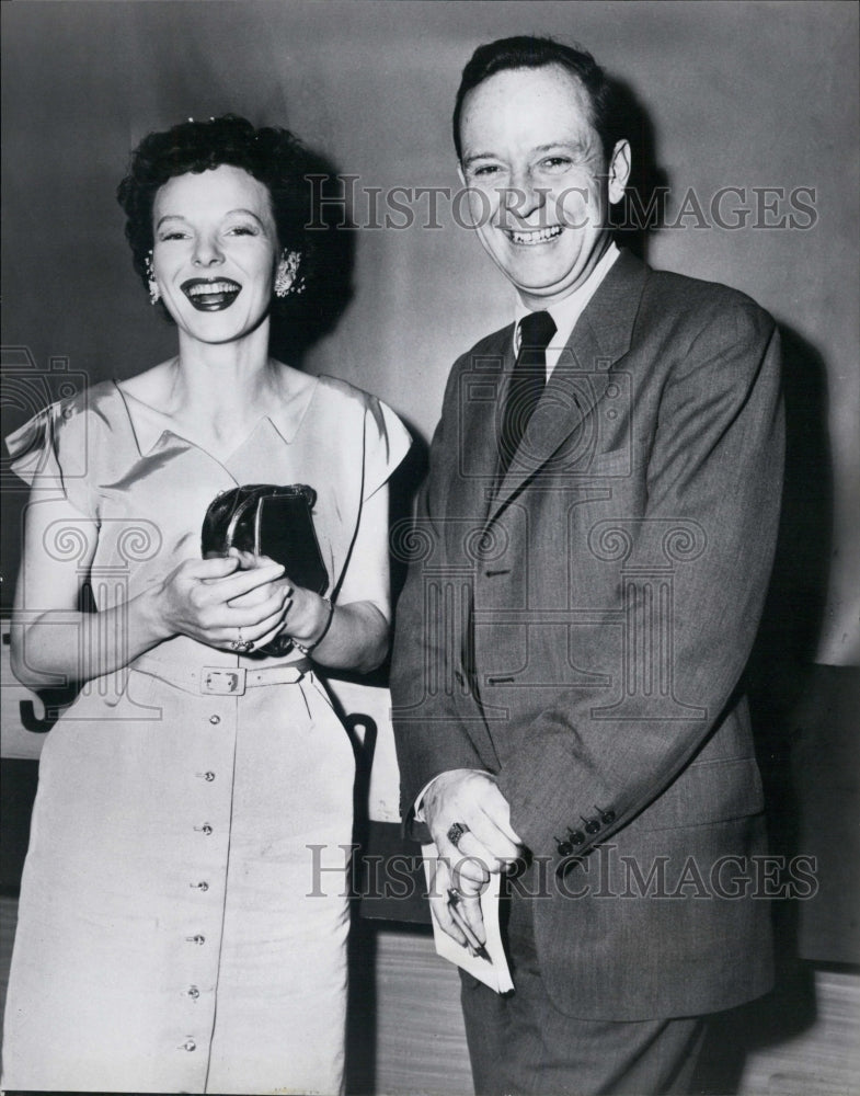 Press Photo Anna Lee and John Daly "It's News to Me" - Historic Images