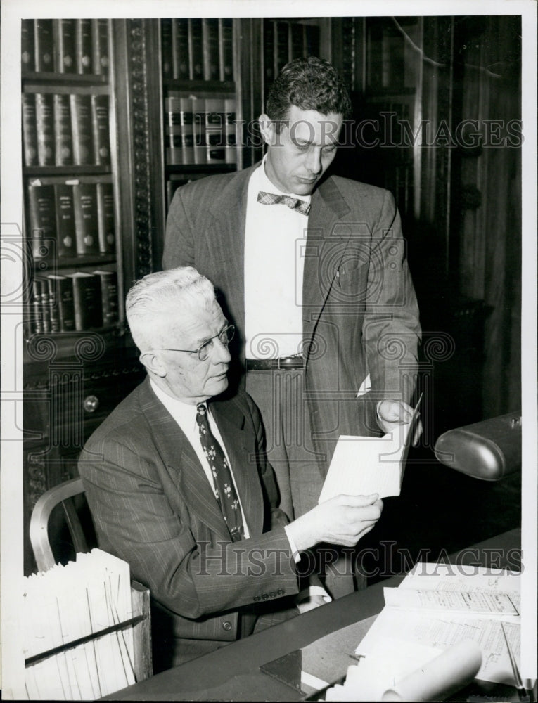 1953 Press Photo Senate Clerk Irving Hayden and Sen. Alfred B. Cencedella. - Historic Images