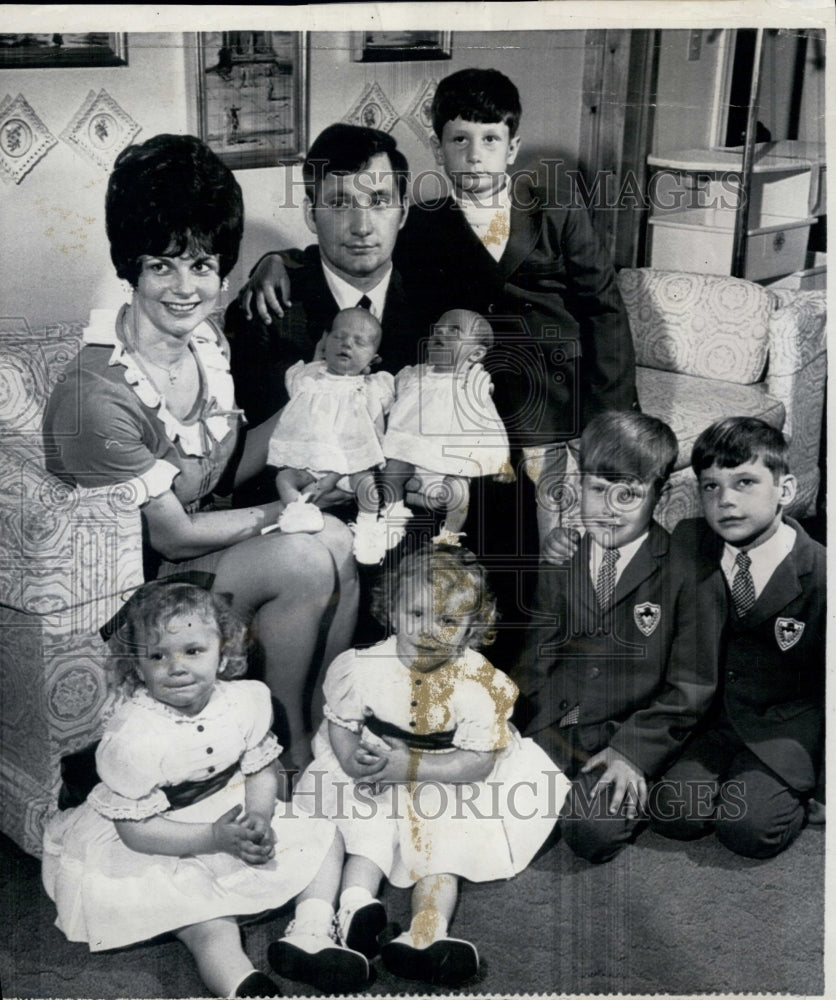 1969 Press Photo Mrs. And Mrs. Joseph Trevis, Jr. &amp; Three Sets Of Twins - Historic Images