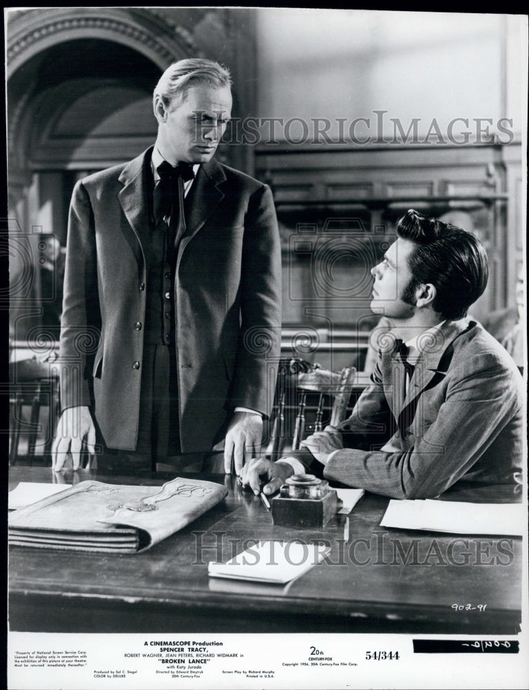 1954 Press Photo Richard Widmark &amp; Robert Wagner in &quot;Broken Lance&quot; - Historic Images