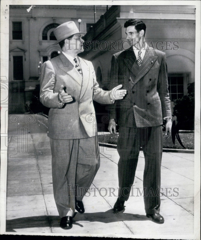 1946 Press Photo Sen James W Huffman and Melvin Mayfield - Historic Images