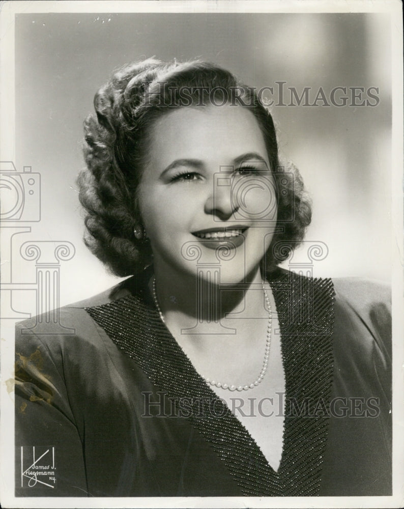 1952 Press Photo Singer Kate Smith - Historic Images