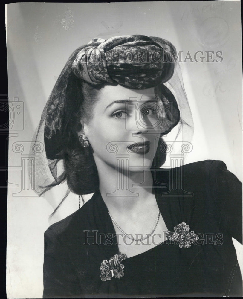 1943 Press Photo A picture of Suzanne Sommers - Historic Images