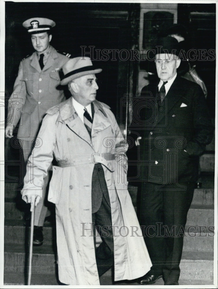 1943 Press Photo Arthur Chase, Joseph Davies and J. Stamm in Seattle - Historic Images