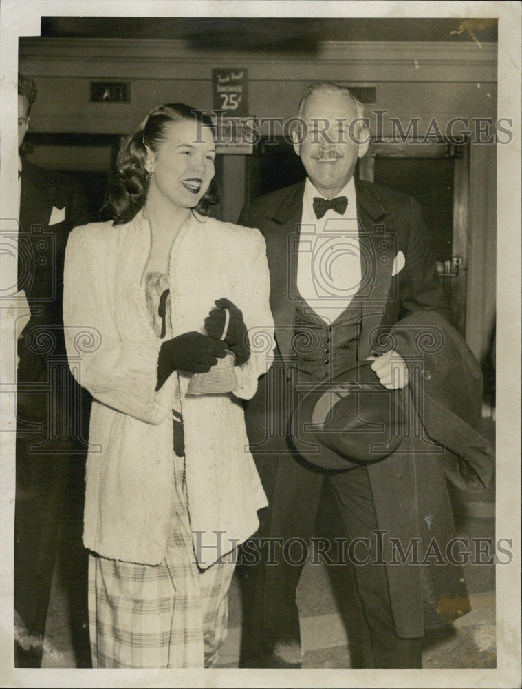 1947 Press Photo FJ Shepard & Charlotte Hodgkinson - Historic Images