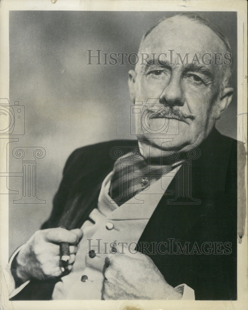 1958 Press Photo Ronald Squires in :"Around the World in 80 Days" - Historic Images