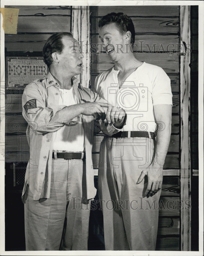 1958 Press Photo Myron McCormick &amp; James Holden in No Time for Sergeants - Historic Images