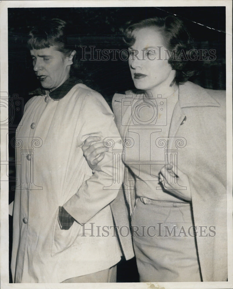 1959 Press Photo Mrs.Zelda Hearn and Mrs. Mary Doyle. - Historic Images