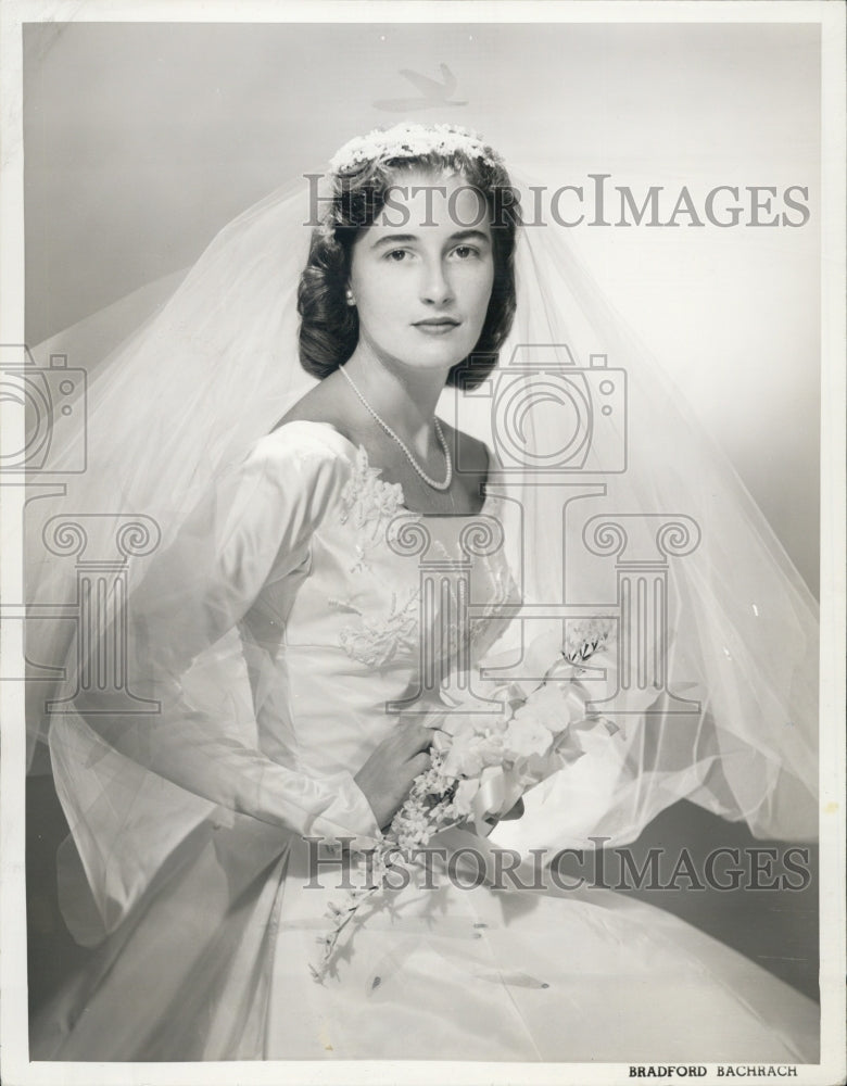 1957 Press Photo Mrs. Stephen T. Reilly (Margaret Mary Mullen). - Historic Images
