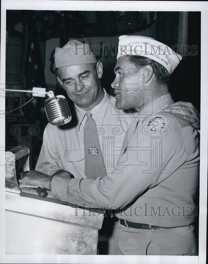 1951 Press Photo Frank C. Hilton, WWII vet, and Commander-in-Chief Charles Ralls - Historic Images