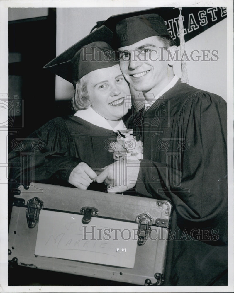1959 Press Photo Northeastern grads Mr & Mrs Michael Feraci - Historic Images