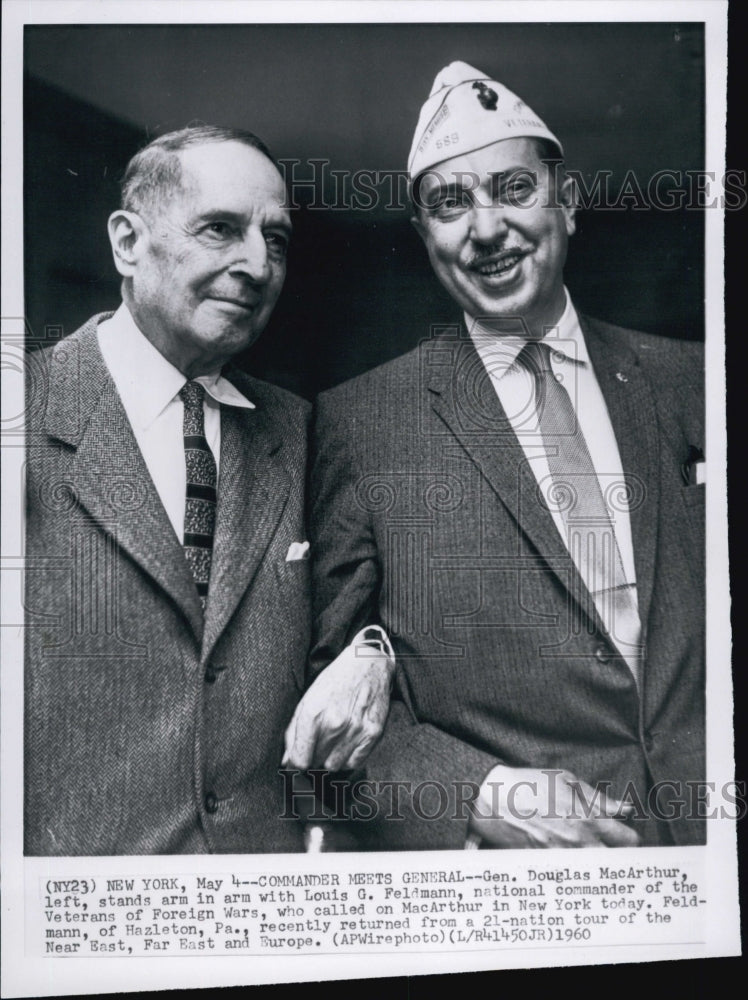 1960 Press Photo Gen Douglas MacArthur and Louis G Feldman of VFW - Historic Images