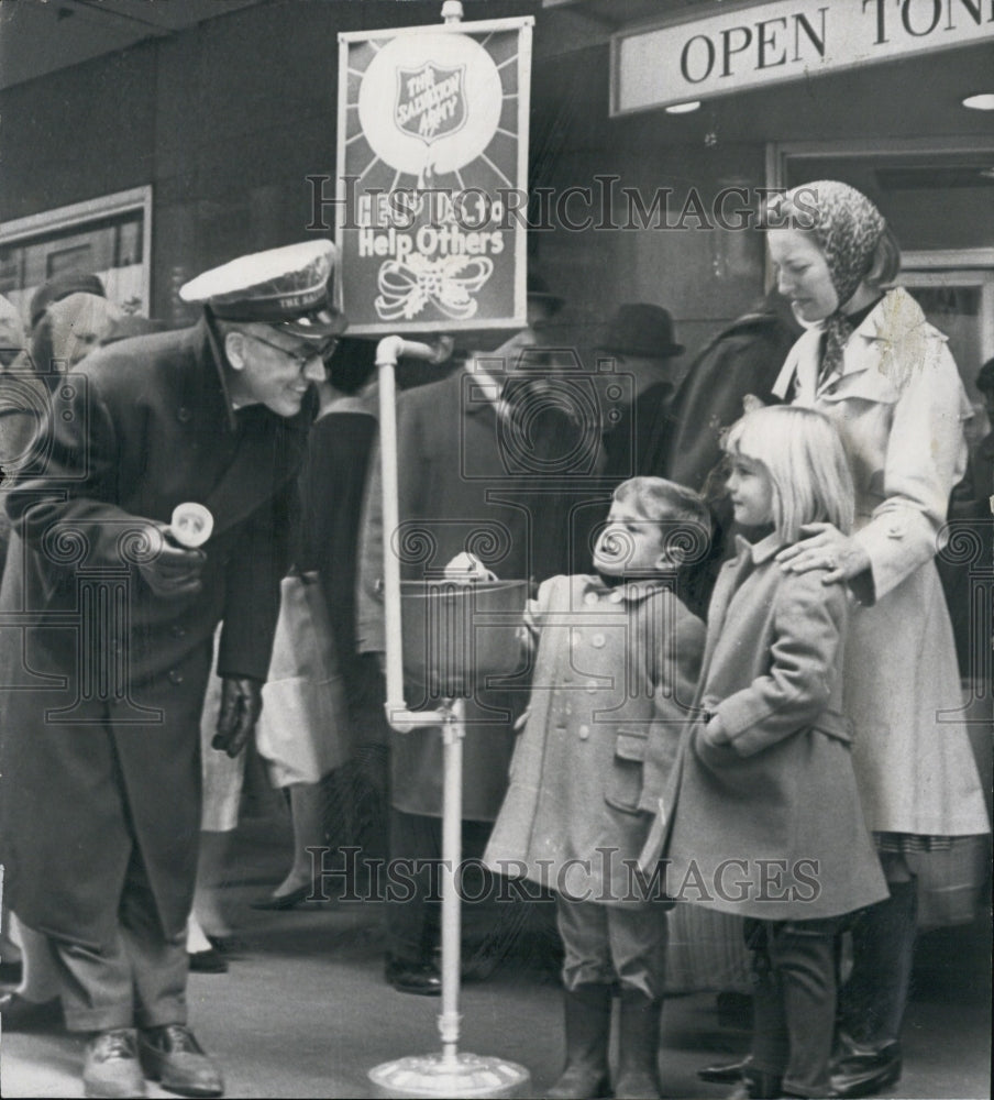 Press Photo George Plagenz of the Salvation Army - Historic Images