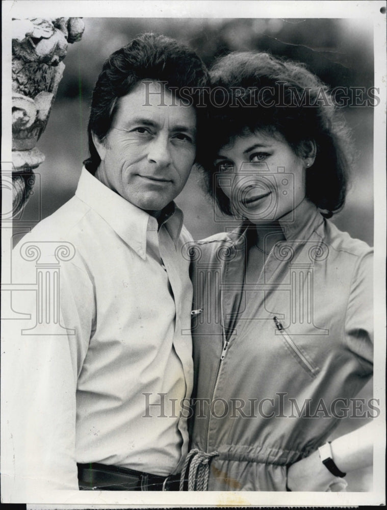 1981 British Actress  Lesley-Anne Down with Actor Bill Bixby. - Historic Images