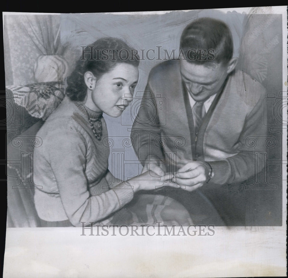 1955 Press Photo Bertha Hertogh &amp; Johan Gerard Wolkenfelt At Bergen Op-Zoom - Historic Images