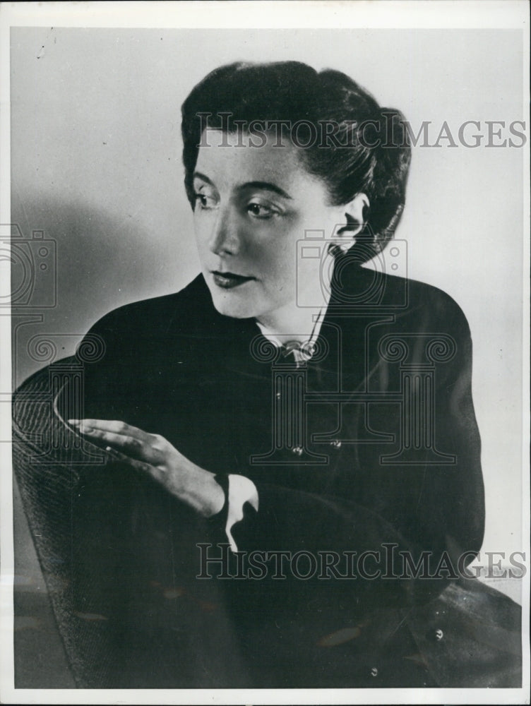 1957 Press Photo Elinor Hillyer Exec. editor of Publication Beautiful Magazine - Historic Images