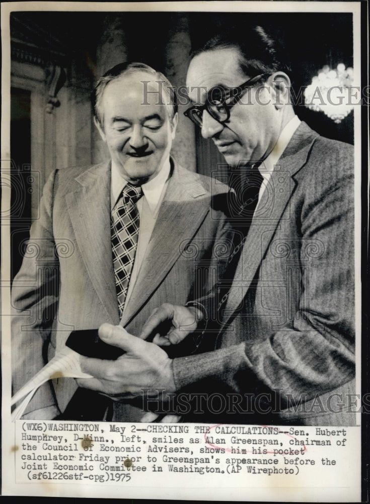 1975 Press Photo Hubert Humphrey and Alan Greenspan Council of Economic Advisors - Historic Images