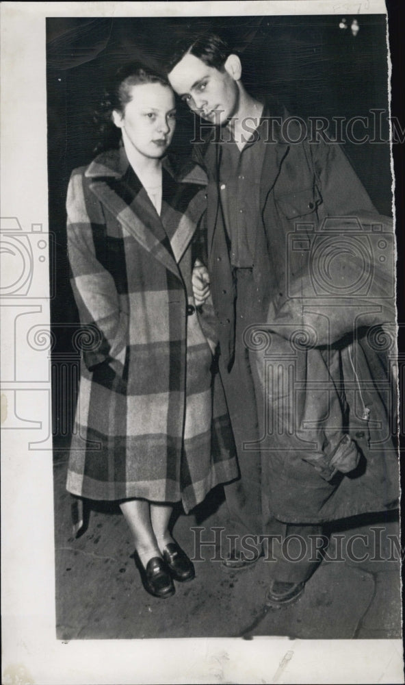 1948 Press Photo Luther Harold McCoy with Wife. - Historic Images