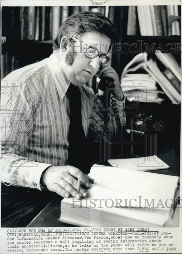 1973 Press Photo Wes Pierce, Director of Connecticut Poison Information Center - Historic Images